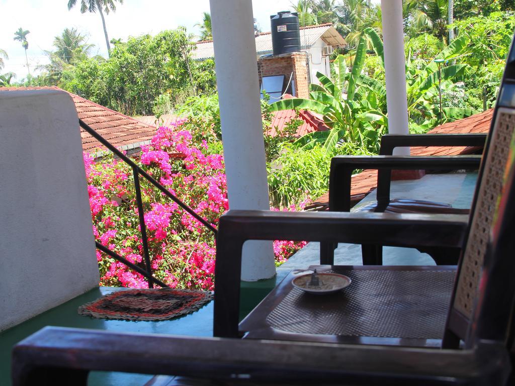 Sun Rest Mirissa Hotel Kamer foto